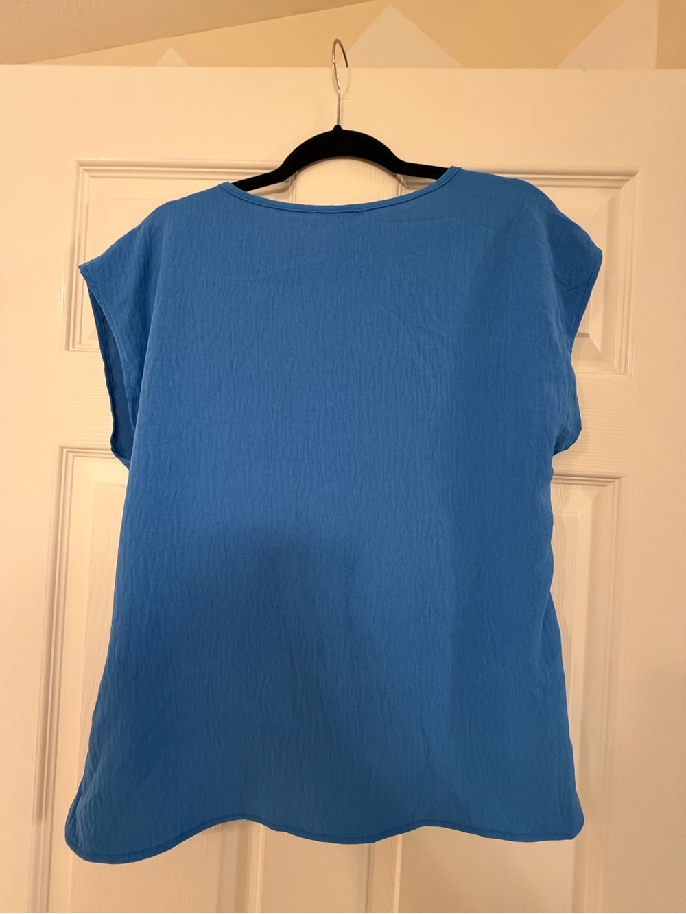 Gilli Royal Blue Twist-Hem Cap Sleeve Blouse - Picture 3 of 4